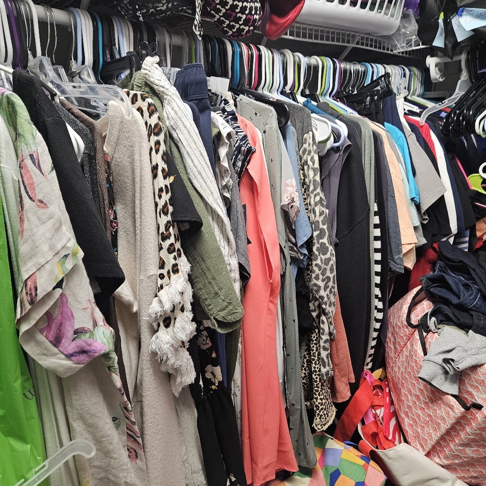 π SHOP MY CLOSET LIVE ON POSHMARK! π - Picture 2 of 3